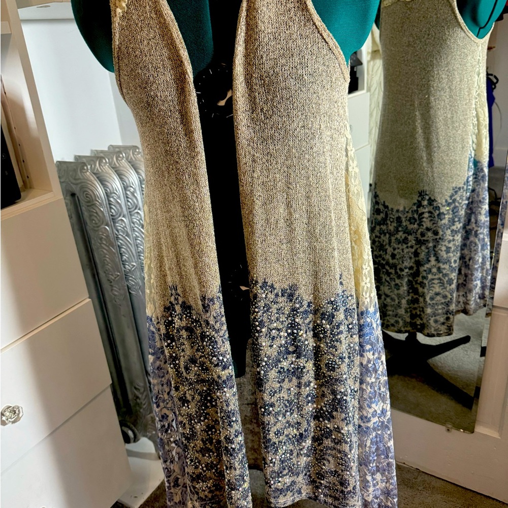 One size Voice of California long sparkly vest